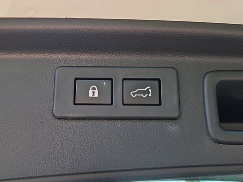 Certified 2023 Subaru Forester Touring AWD/4WD image 16