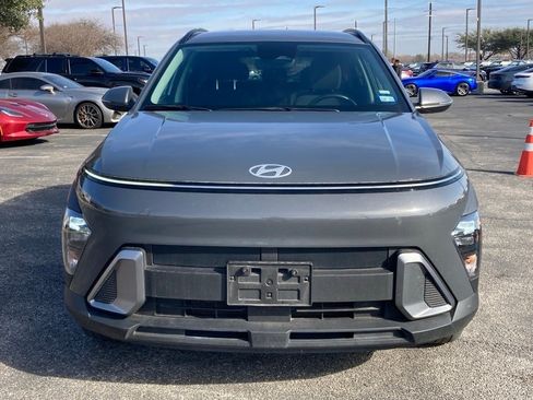 Used 2025 Hyundai Kona SEL image 2