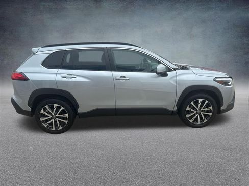 Used 2022 Toyota Corolla Cross XLE AWD/4WD image 6