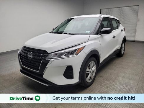 Used 2022 Nissan Kicks S image 1