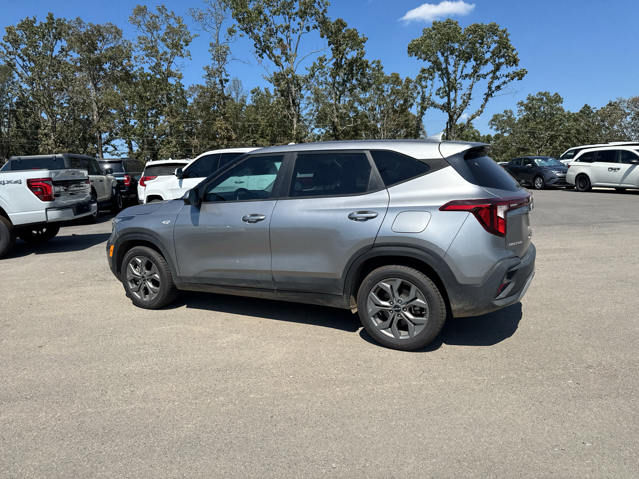 Used 2024 Kia Seltos LX AWD/4WD image 8
