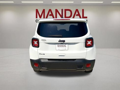 Used 2023 Jeep Renegade Latitude AWD/4WD image 7