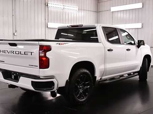 Used 2025 Chevrolet Silverado 1500 Custom w/ Turbomax Blackout Package AWD/4WD image 7