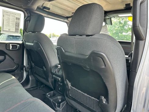 Used 2024 Jeep Wrangler Unlimited Rubicon AWD/4WD image 24