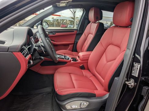 New 2026 Porsche Macan GTS image 5