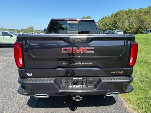 Used 2022 GMC Sierra 1500 AT4 image 7