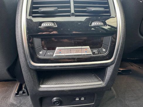 Used 2019 BMW X7 xDrive40i w/ Premium Package AWD/4WD image 31