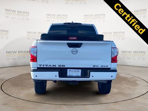 Used 2024 Nissan Titan SV w/ SV Convenience Package image 4