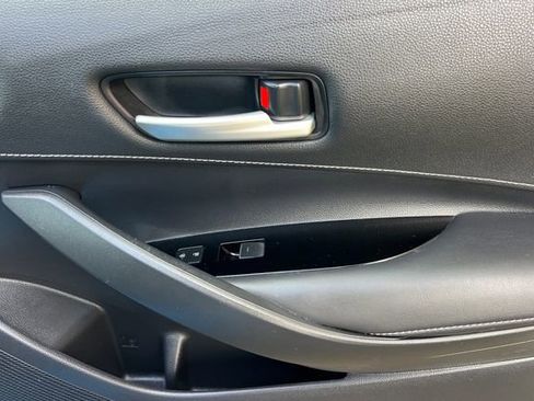 Used 2019 Toyota Corolla SE w/ SE Option Package image 18