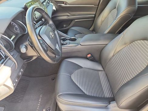 Used 2021 Toyota Camry SE FWD image 17
