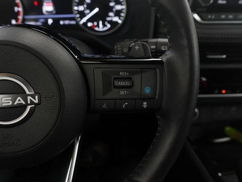 Used 2023 Nissan Rogue SV w/ SV Premium B Package image 28