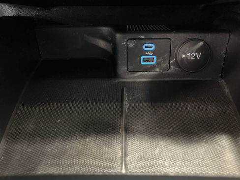 Used 2022 Ford Escape SE w/ Convenience Package image 16