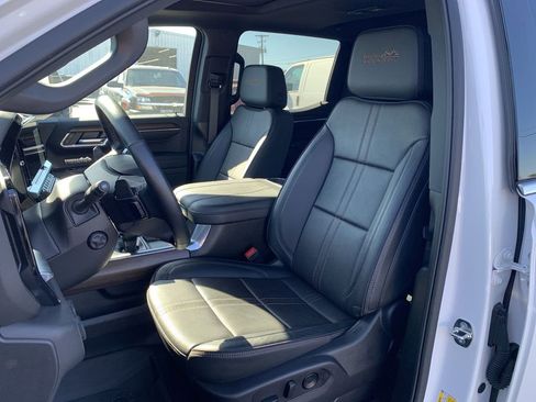 Used 2024 Chevrolet Silverado 1500 High Country w/ High Country Premium Package image 13