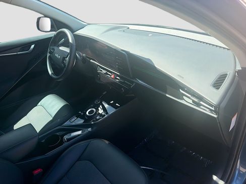 Used 2024 Kia Niro Wind FWD image 30