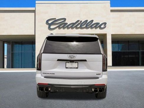 New 2026 Cadillac Escalade V w/ LPO, ONYX Package AWD/4WD image 4