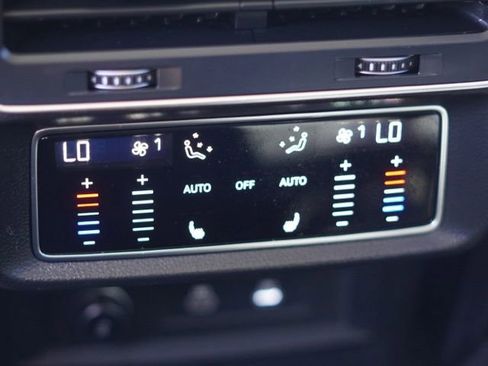 Used 2023 Audi Q7 3.0T Prestige w/ Prestige Package image 38