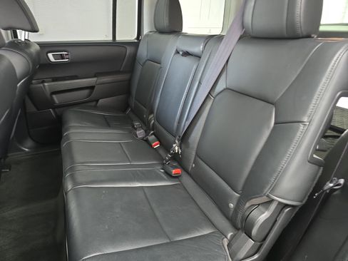 Used 2015 Honda Pilot Touring image 15