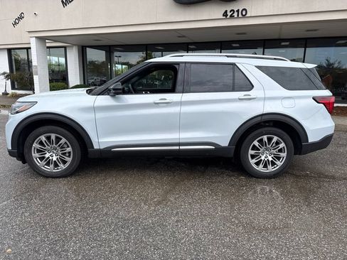 Used 2026 Ford Explorer Platinum AWD/4WD image 9