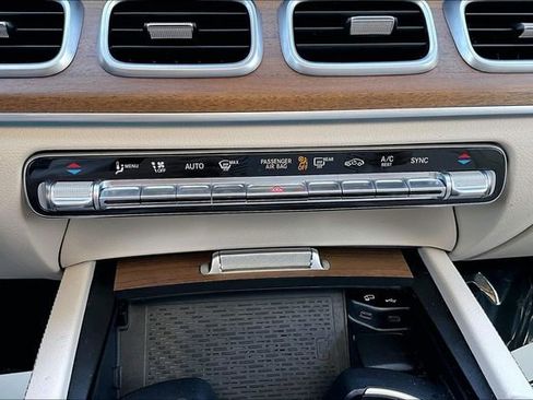 Certified 2023 Mercedes-Benz GLS 450 4MATIC image 18