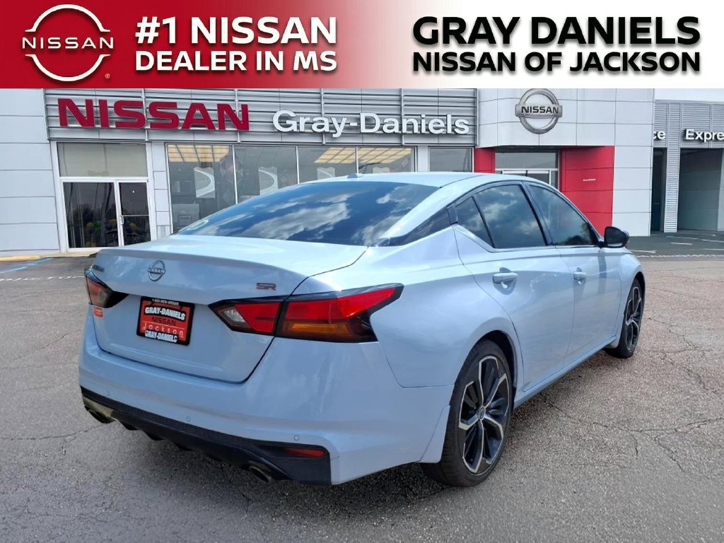 Used 2024 Nissan Altima 2.5 SR FWD image 7