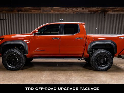 Used 2025 Toyota Tacoma TRD Off-Road image 6