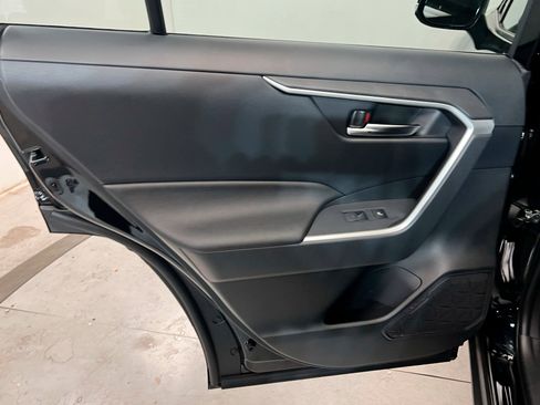 Used 2025 Toyota RAV4 SE image 17