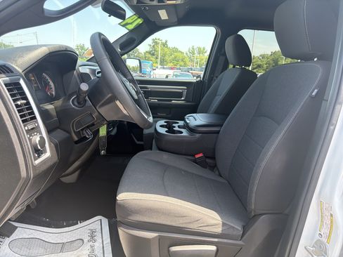 Used 2024 RAM 1500 Warlock AWD/4WD image 12