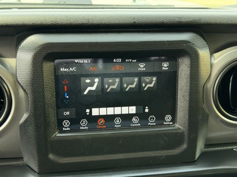 Used 2023 Jeep Gladiator Sport AWD/4WD image 24