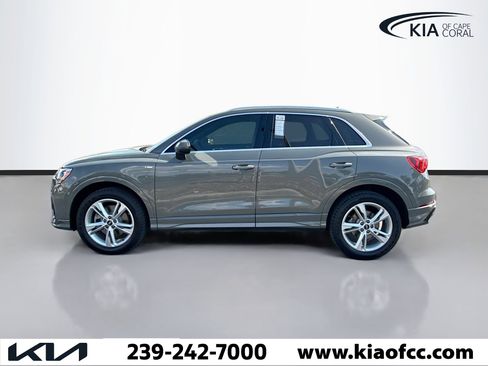 Used 2022 Audi Q3 2.0T Premium w/ Convenience Package image 3