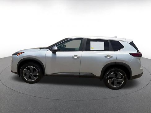 Used 2025 Nissan Rogue SV FWD image 9