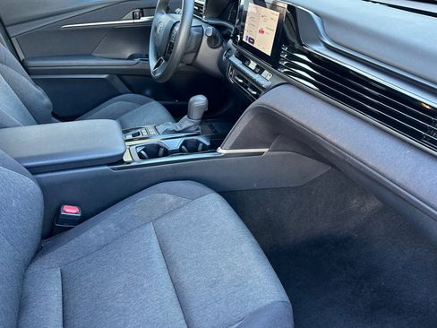 Used 2025 Toyota Camry LE image 17