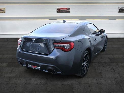 Used 2017 Toyota 86 image 9