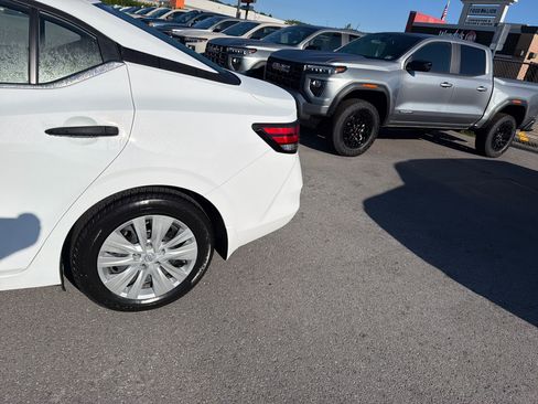 Used 2024 Nissan Sentra S FWD image 9