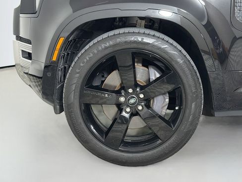 Certified 2023 Land Rover Defender 90 S AWD/4WD image 32