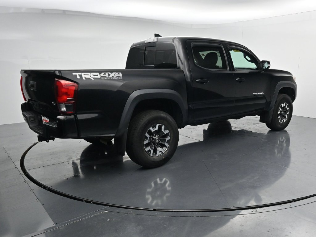 Used 2018 Toyota Tacoma TRD Off-Road w/ Technology Package AWD/4WD image 8