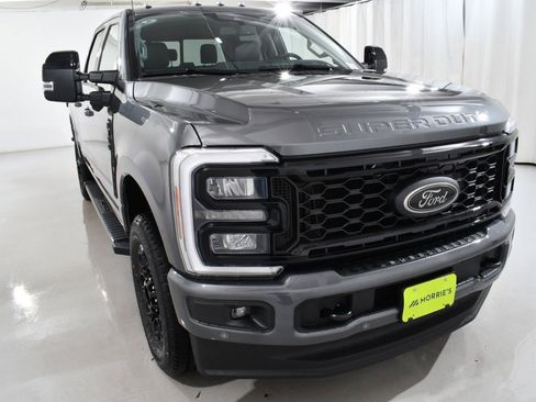 New 2026 Ford F350 Lariat w/ Black Appearance Package image 4