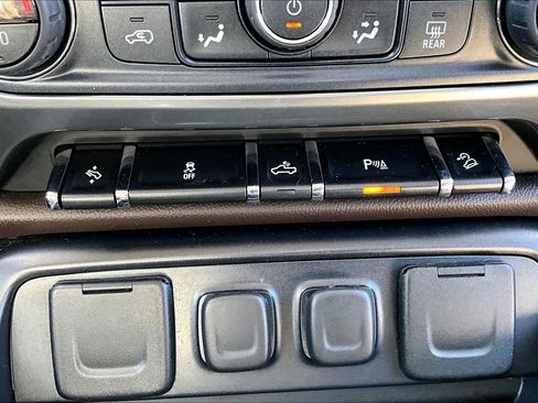 Used 2015 Chevrolet Silverado 1500 LT w/ All Star Edition image 28