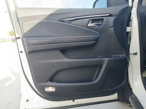 Used 2017 Honda Ridgeline RTL-E image 17