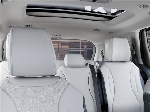 New 2026 Kia Carnival SX w/ SX Dark Edition Package FWD image 27