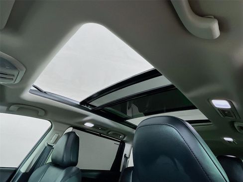 Used 2025 Subaru Ascent Bronze Edition image 11