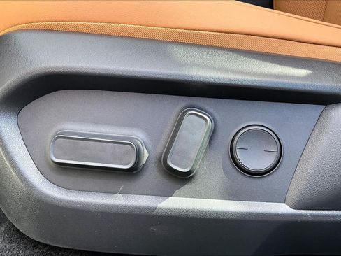 New 2026 Lexus ES 350e FWD image 15