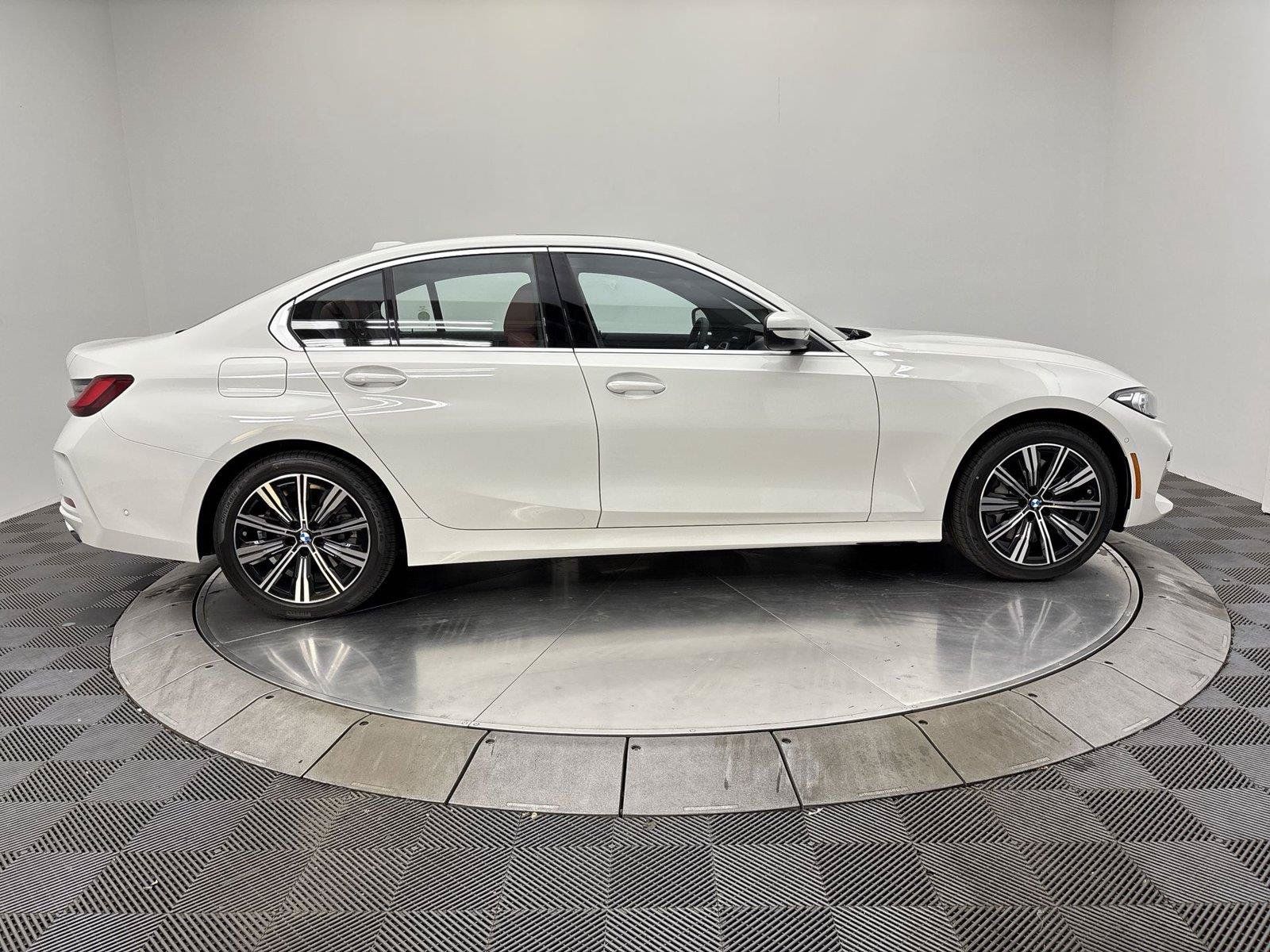 New 2026 BMW 330i Sedan w/ Convenience Package RWD image 17