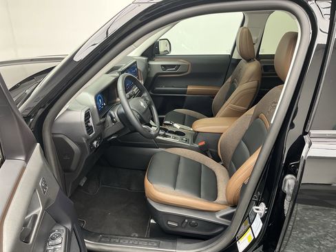 Used 2025 Ford Bronco Sport Outer Banks w/ Outer Banks Tech Package+ image 3