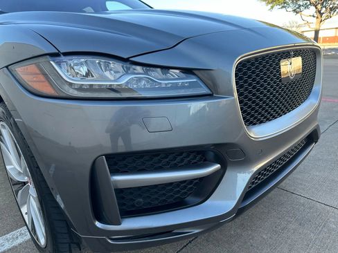 Used 2017 Jaguar F-PACE R-Sport image 4
