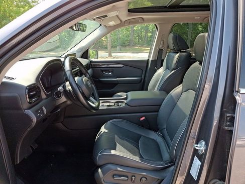 Used 2023 Honda Pilot Elite image 13