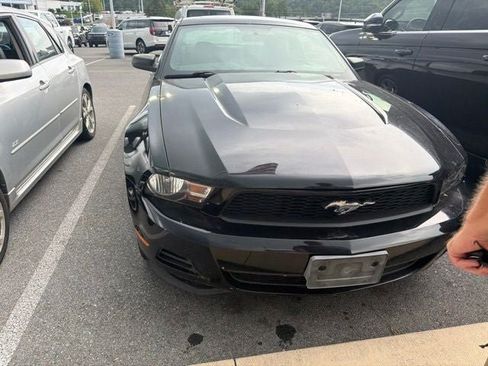 Used 2010 Ford Mustang Coupe RWD image 6