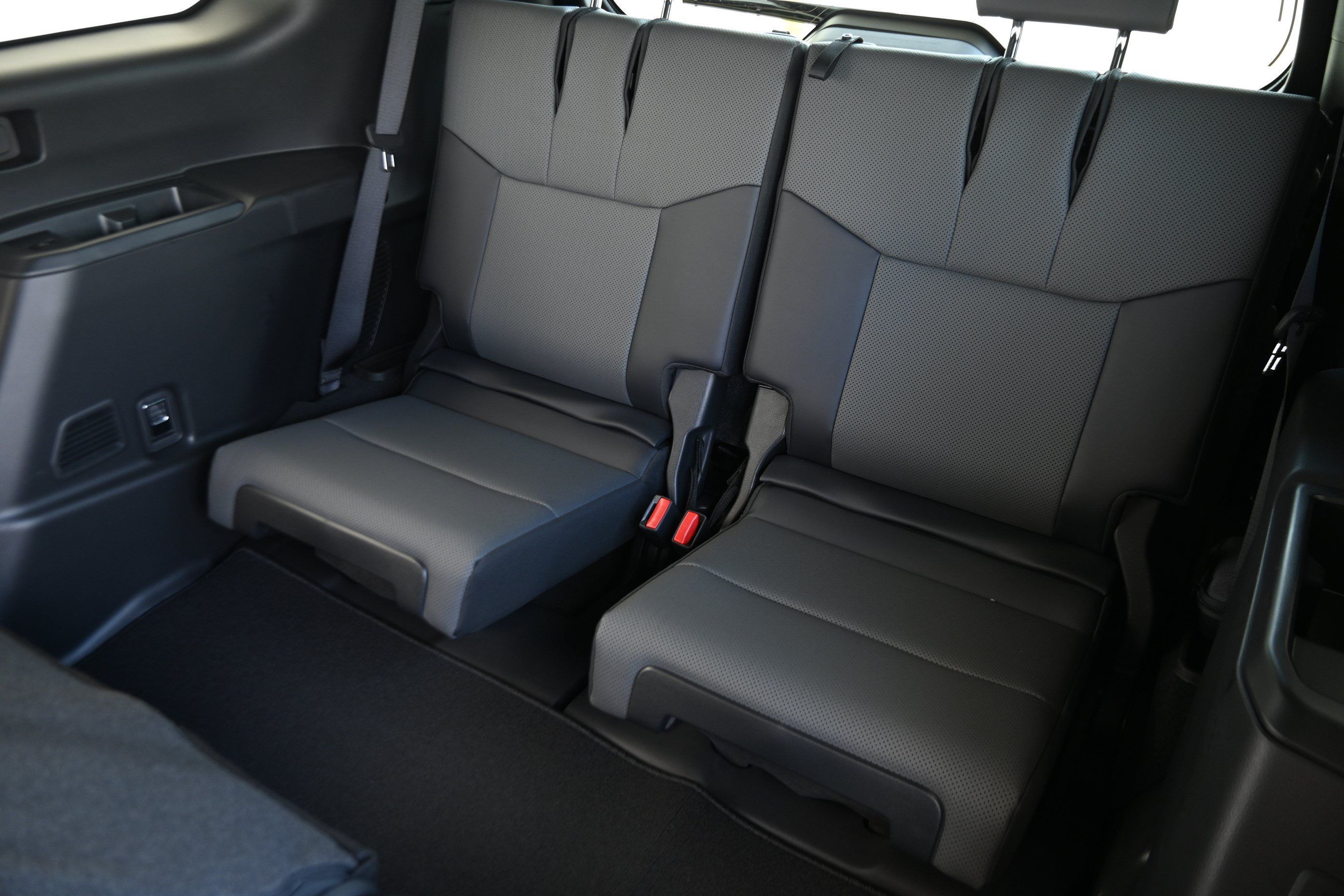 Used 2026 Lexus GX 550 w/ Accessory Package (ZB) AWD/4WD image 15