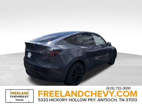 Used 2023 Tesla Model Y Long Range AWD/4WD image 2