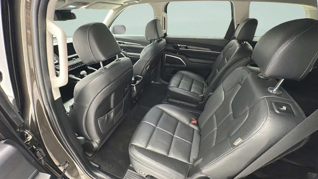 Used 2024 Kia Telluride EX w/ EX Captain's Chair Package AWD/4WD image 10