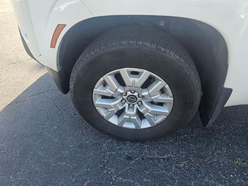 Used 2024 Nissan Frontier SV w/ SV Convenience Package RWD image 39